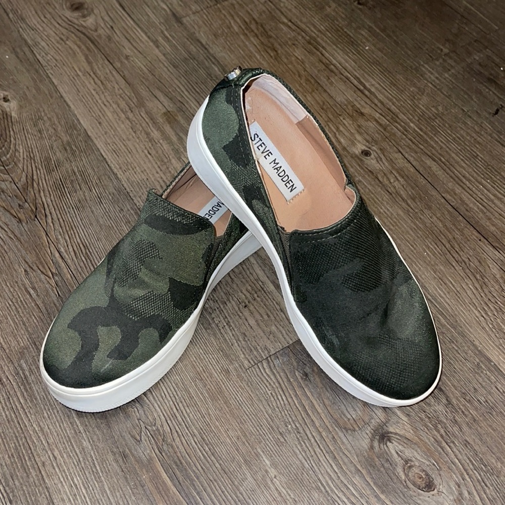 Steve Madden Platform Slip Ons